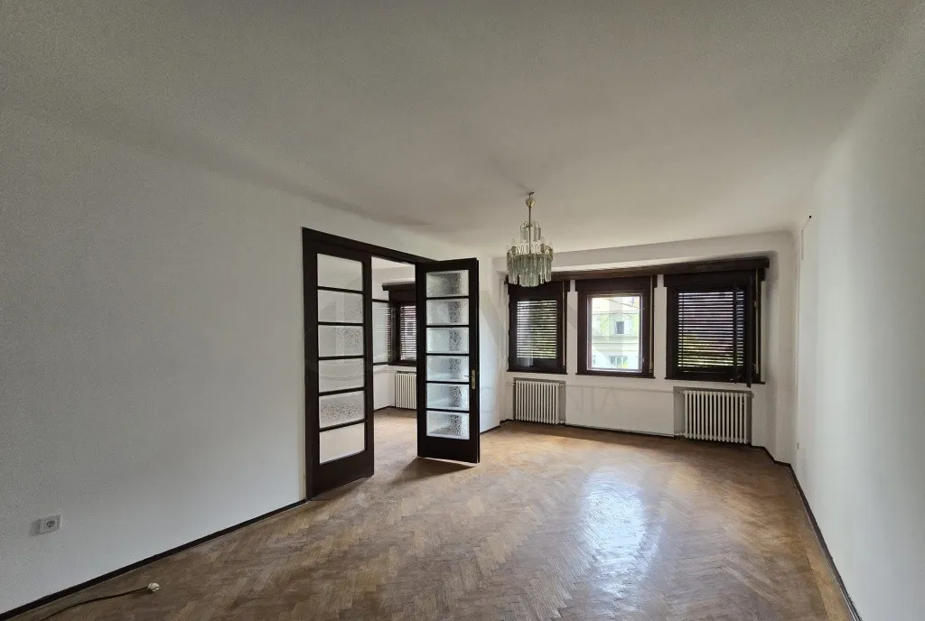Apartament de 4 camere Banu Manta