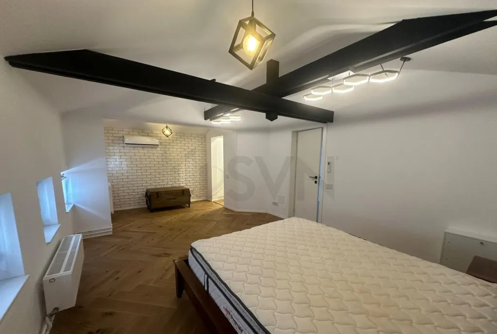 Apartament mansarda renovat in vila Aviatorilor