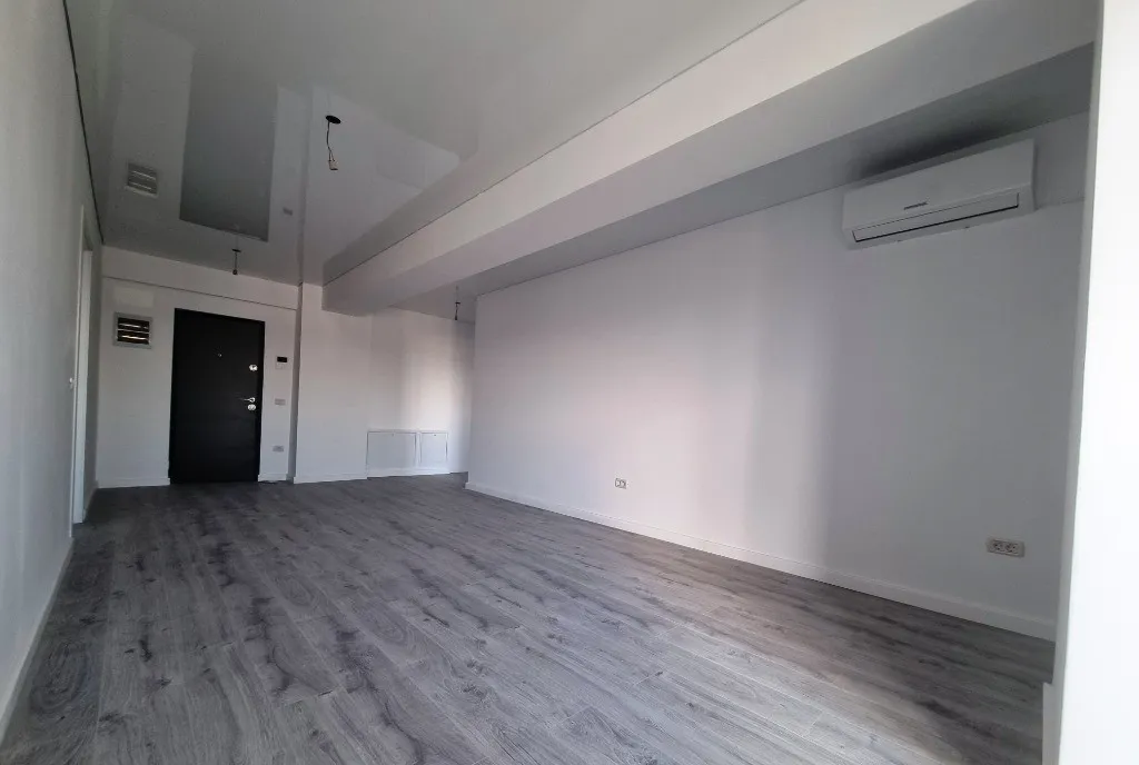 Podul Ros etaj 1 doua camere Decomandate 2 balcoane 53