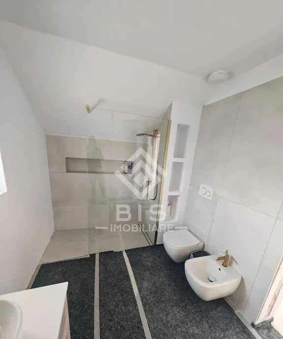 Casa P M / Teren 603 mp Teraplast Arena