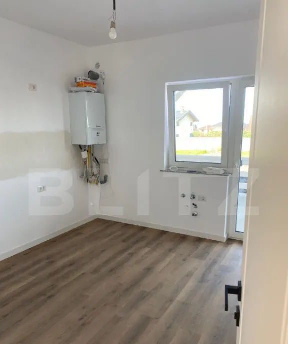 Duplex de vanzare cu 4 camere 100 mp 250 mp teren zona Ip