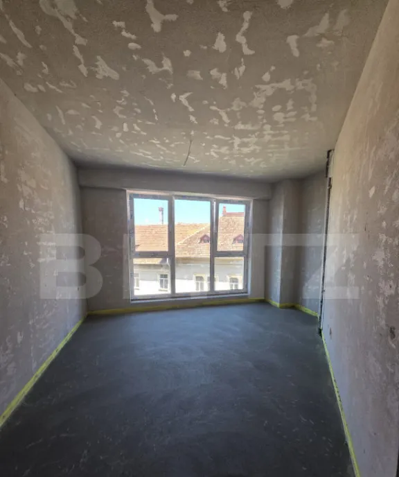 Apartament de 4 camere 98 91 mp etaj intermediar zona sem