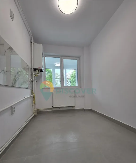 Apartament 2 camere semidecomandat