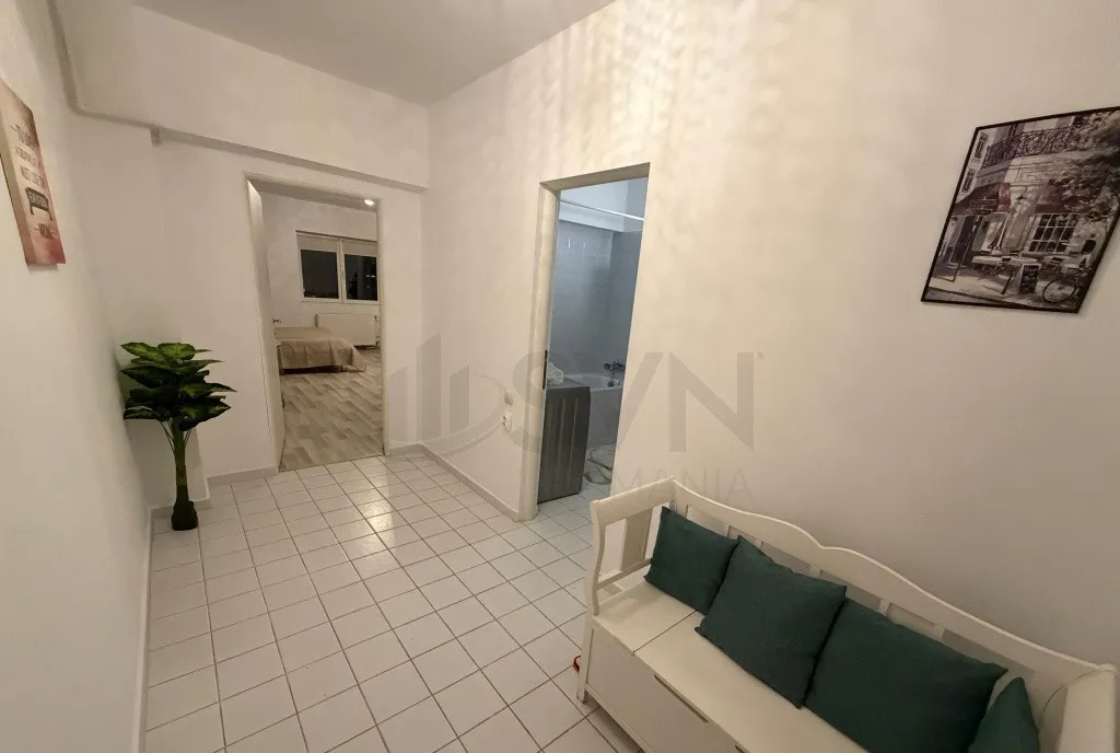 Studio Mall Vitan bloc 2001 53 mp
