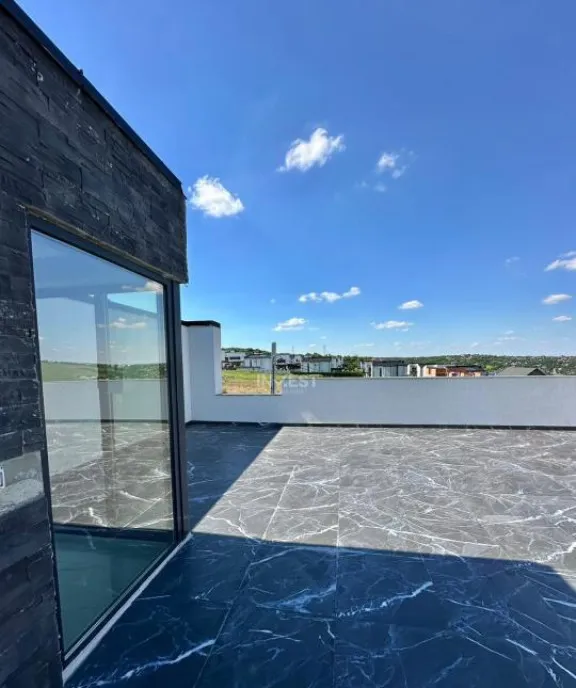 Duplex modern cu 3 dormitoare 2 bai si teras