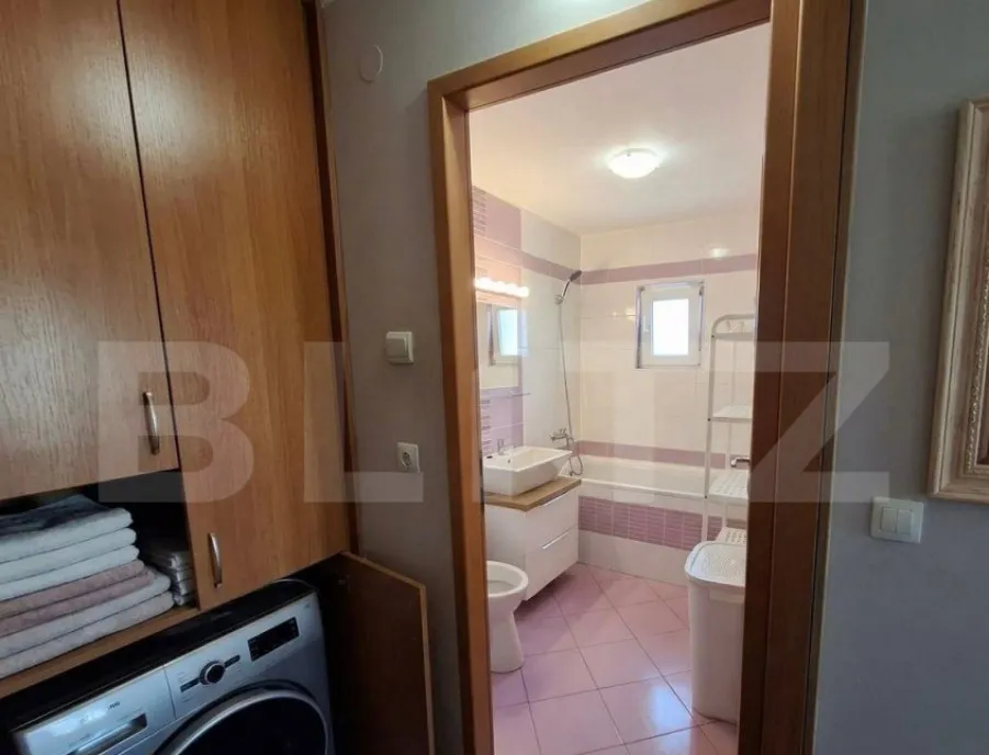 Apartament cu 3 camere decomandat 70 mp parcare zona Zo