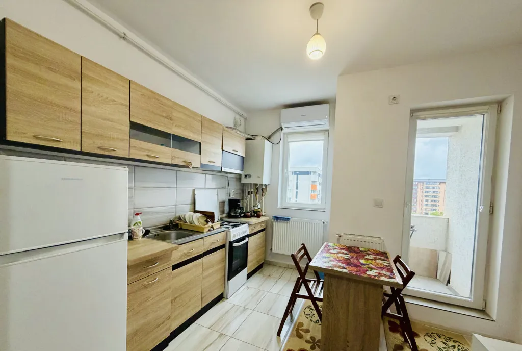 Apartament 2 camere Str Tineretului mobilat cu balcon zona
