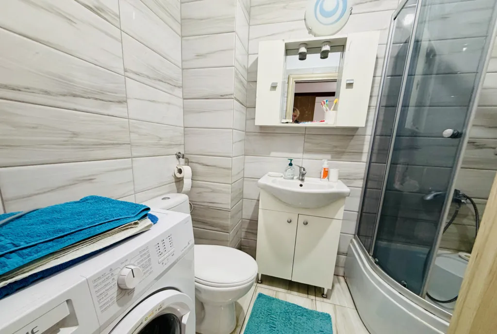 Apartament 2 camere Str Tineretului mobilat cu balcon zona
