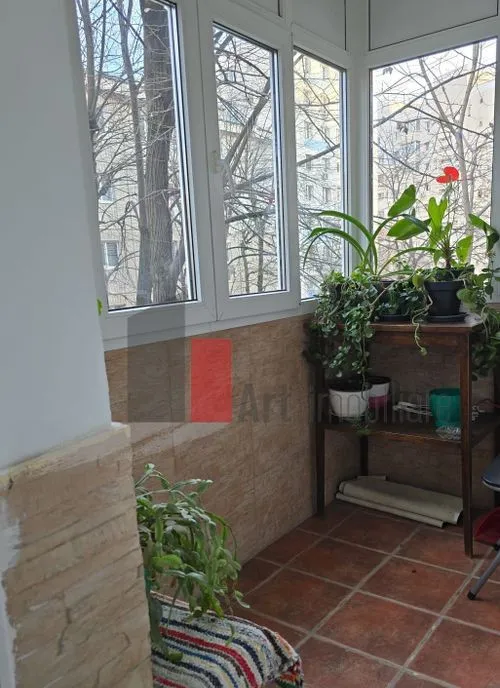 Vanzare apartament 3 camere Bd Obregia Turnu Magurele