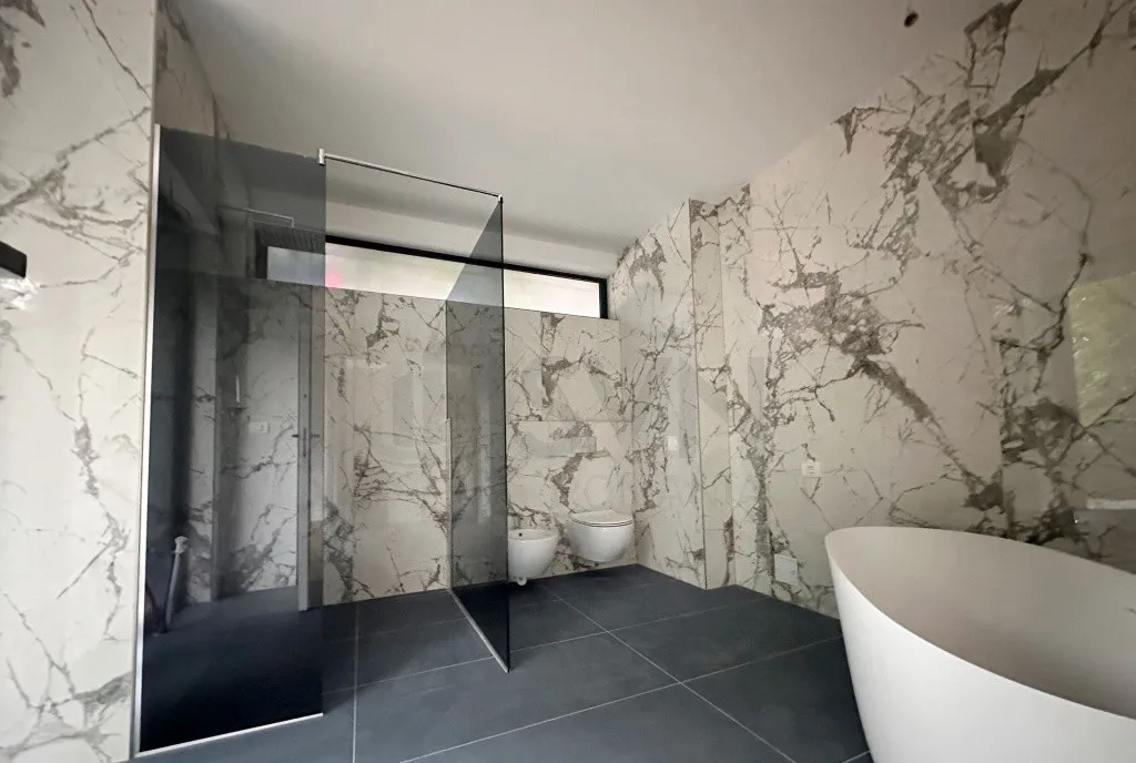 Apartament Aviatorilor l Terasa si gradina 240 mp