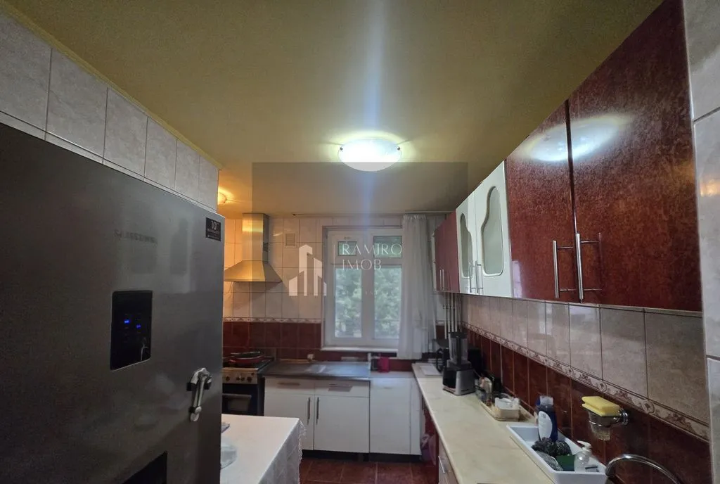 Apartament 3 camere etaj 2 Piata Rahova bloc anvelopat