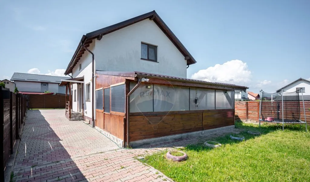 Casa Moderna cu 4 camere in Cartier Izvor Predare im
