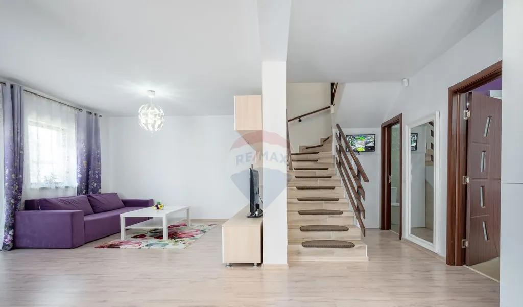Casa Moderna cu 4 camere in Cartier Izvor Predare im