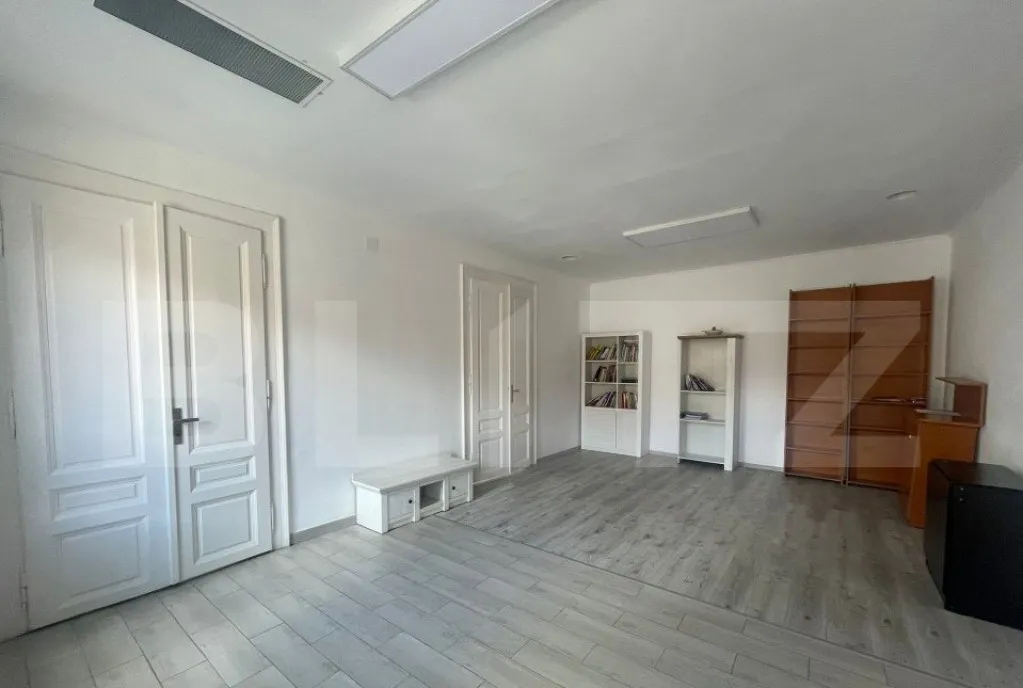 Apartament 3 camere langa Pod Decebal open space fara inv