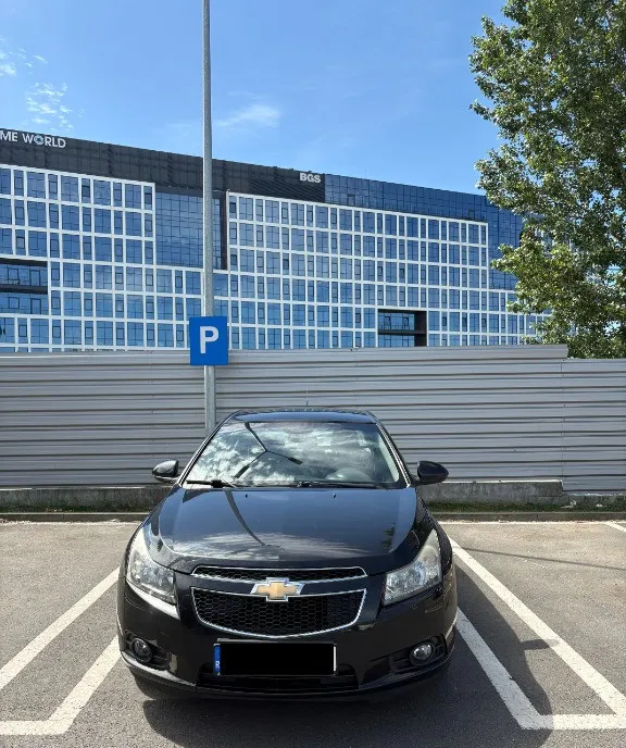 Chevrolet Cruze 1 6 LS 5 500 eur