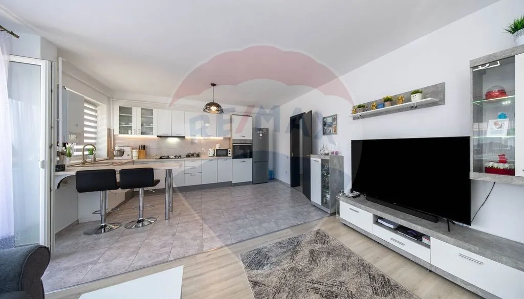 Apartament cu 2 camere de vanzare cu loc de parcare Sub