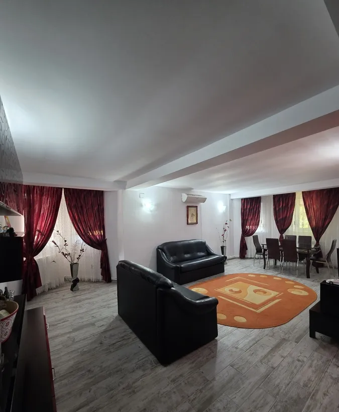 Ialomita Casa Vila/ chiar langa pensiunea Amara