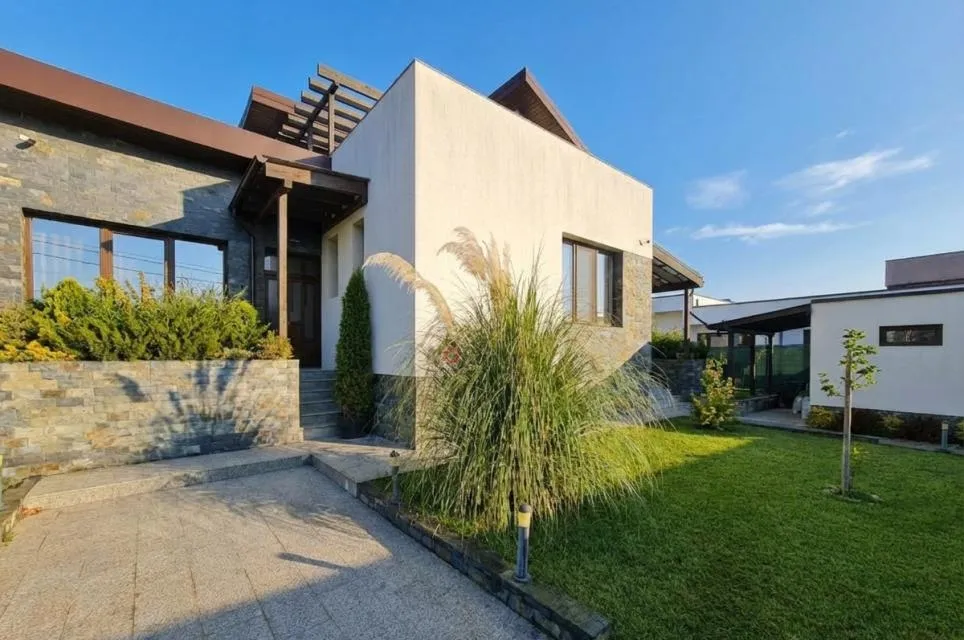 Private Estate Vibes 1 000 sqm Land Balotesti