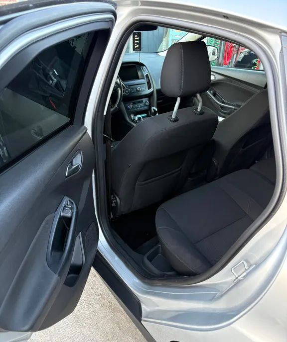 Ford focus 1 5 5 800 eur