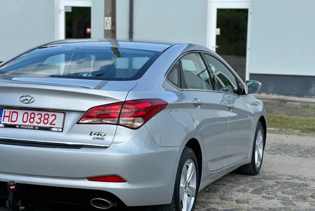 Hyundai i40 af 2018/luna 05 euro 6 factura fiscal 1 7 -CRDI nr rosii 10 070 eur
