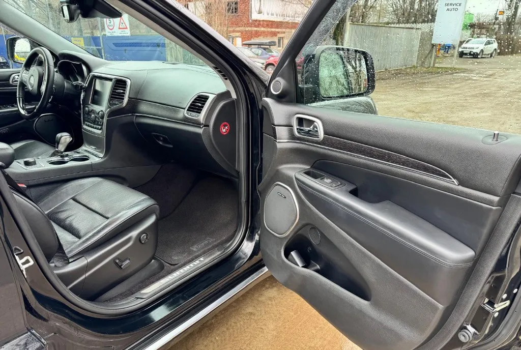 Jeep Grand Cherokee 3 0 TD AT Summit 16 990 eur