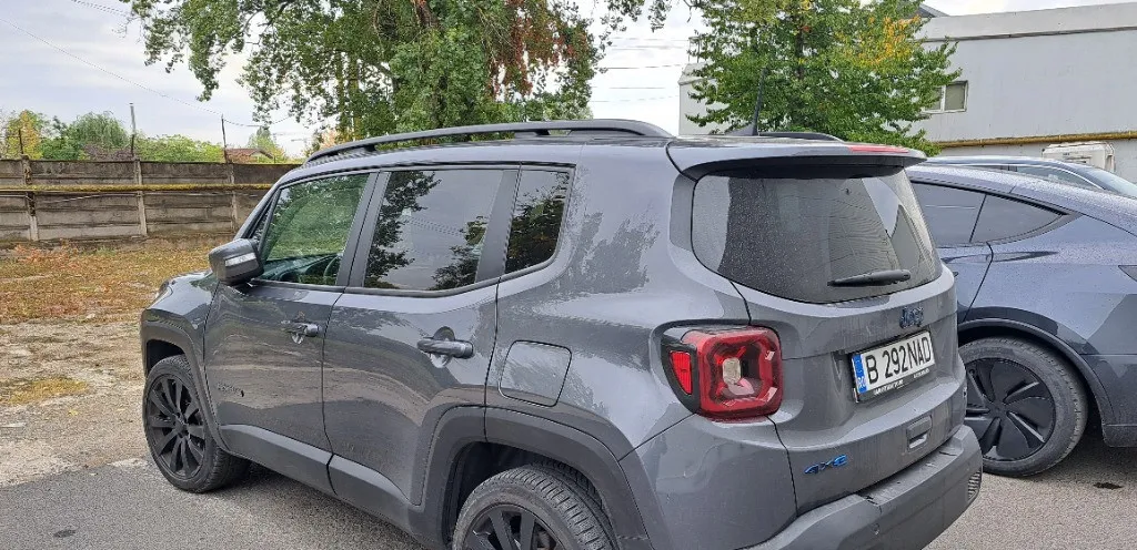 Jeep Renegade 4xe Plug-In Hybrid model Sport 240 CP 4x4 Full option 18 400 eur