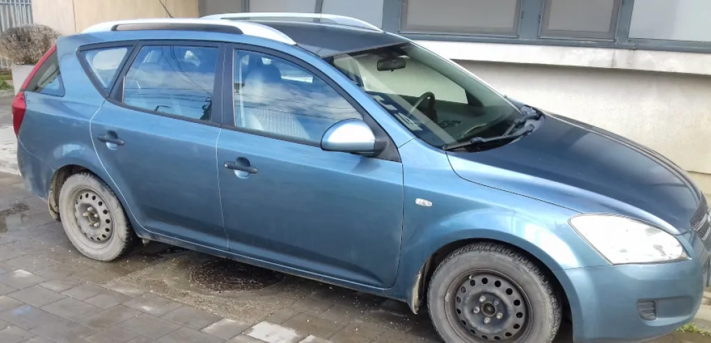 KIA CEE 039 D SW 1 4 an 2009 cutie manuala 5 432 eur