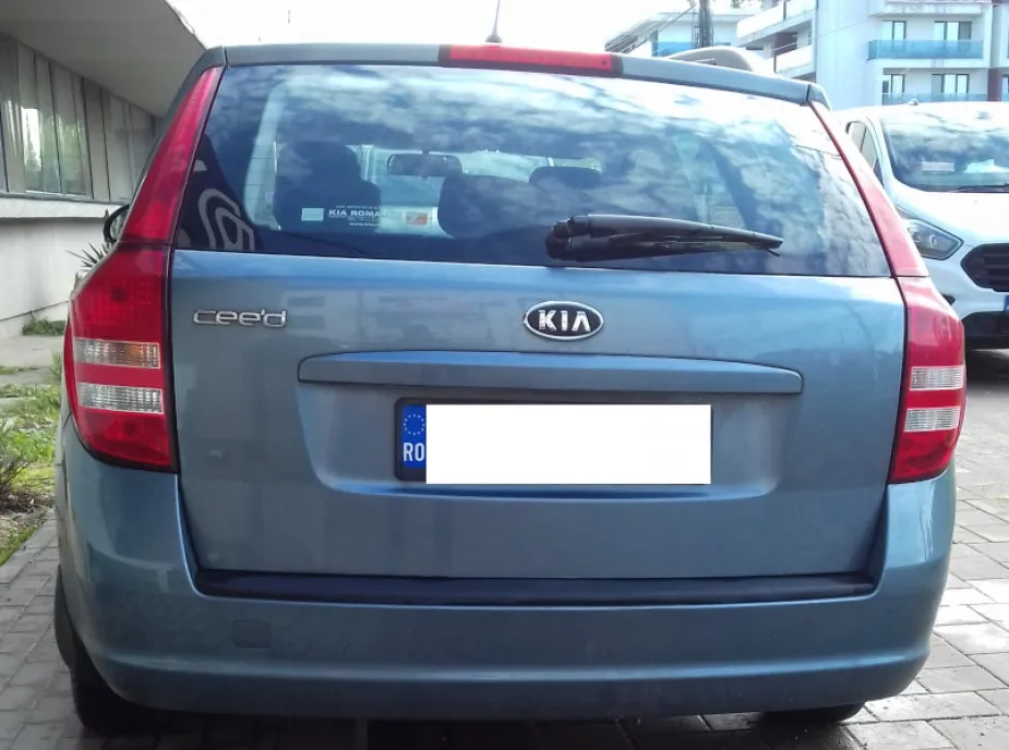 KIA CEE 039 D SW 1 4 an 2009 cutie manuala 5 432 eur