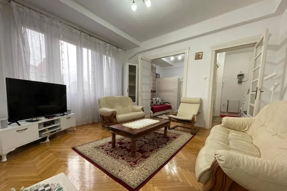 Universitate Apartament 3 camere Centru