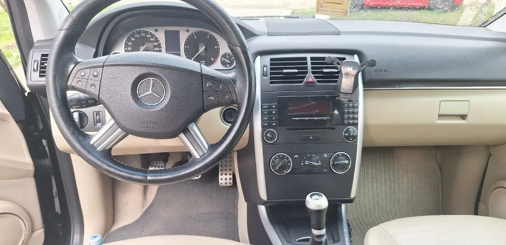 Mercedes-Benz B200 2 500 eur