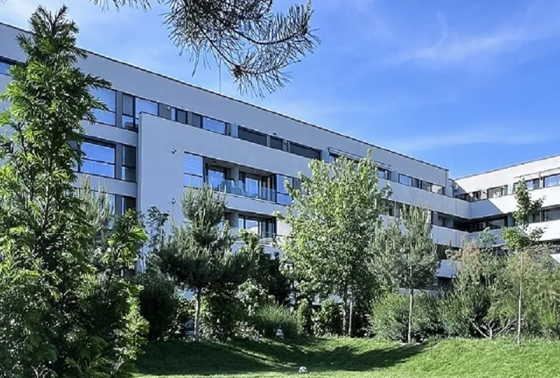 Sector 1 apartament 2 camere gradina proprie reper Mall Colosseum