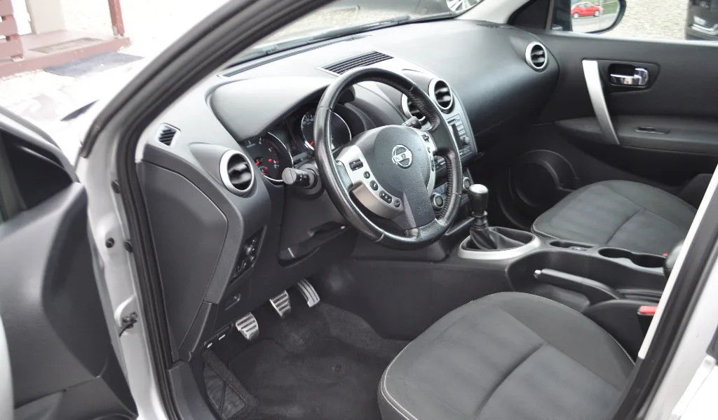 Nissan Qashqai 1 5Dci 6 550 eur