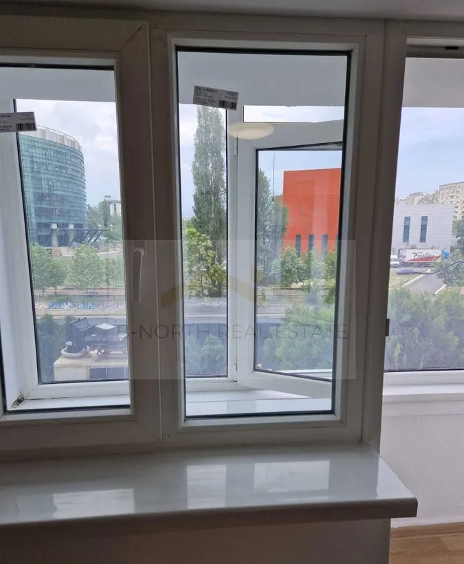 Splaiul Unirii apartament 3 camere de inchiriat vedere catre Dambovita