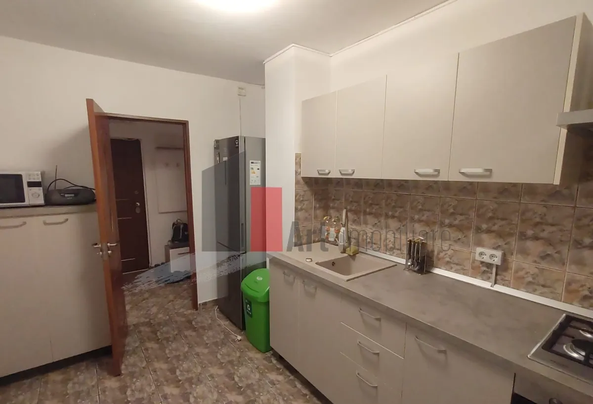 Prima inchiriere apartament decomandat 3 camere Bd Lacul Tei Parcul Circului