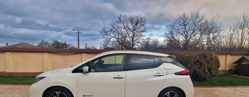 Nissan leaf tekna 14 000 eur