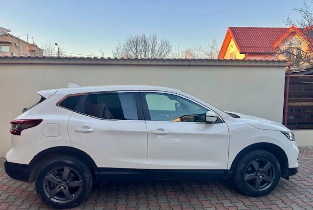 Nissan Qashqai N Connecta N tech 1 3 160 cp 2020 automata impecabila 19 000 eur