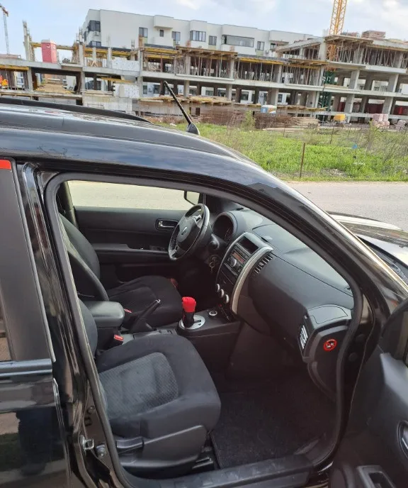 Nissan x-trail 2012 7 500 eur