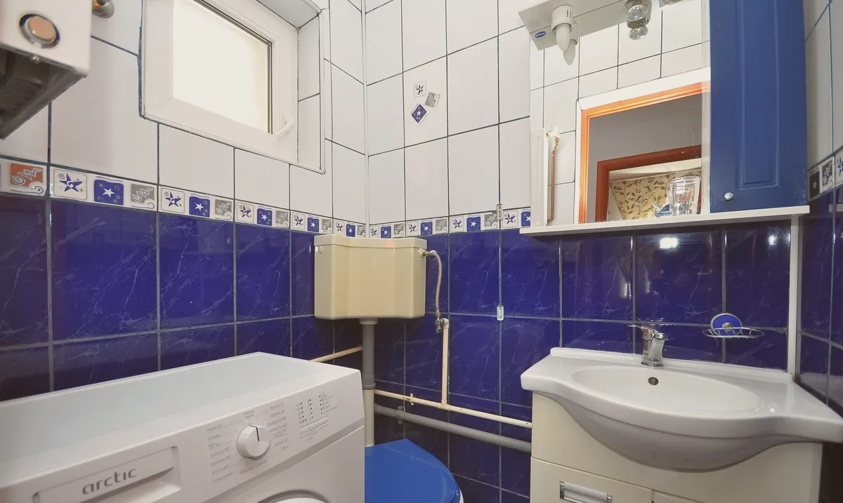 Drumul Taberei 1 minut metrou Favorit apartament 3 camere 2 bai decomandat