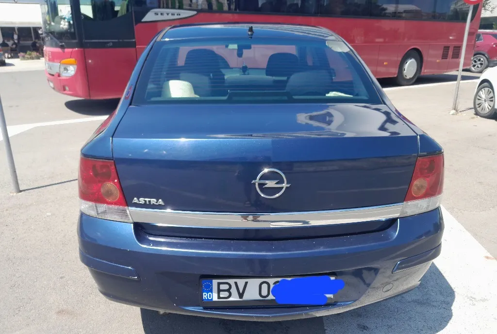 Opel astra h 1 6 benzina 3 400 eur