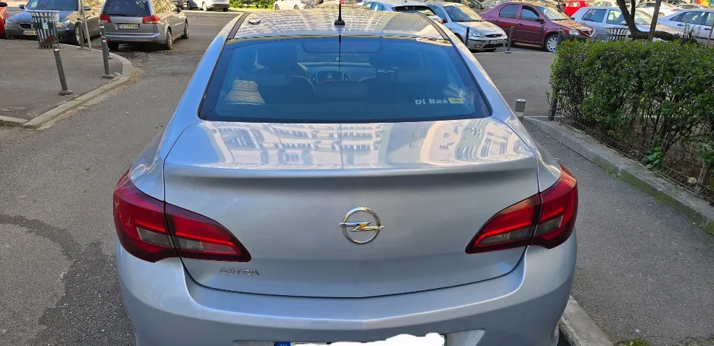 Opel astra 1 6 twinport ecotec enjoy 7 200 eur