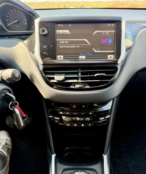 Peugeot 2008 1 2 ambreiaj volanta noi placute si rulmenti noi 4 400 eur