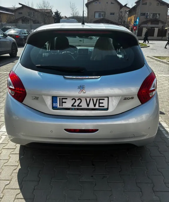 Peugeot 208 1 6 156 cp cutie manuala 6 trepte 5 700 eur