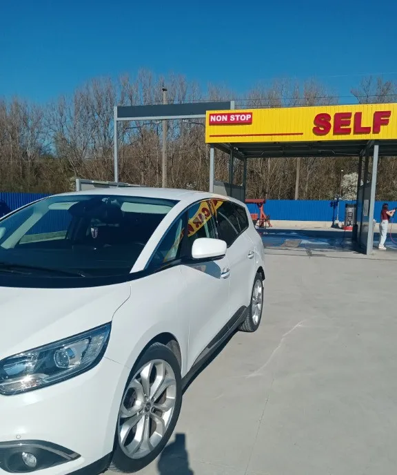 Renault grand scenic 2020 12 800 eur