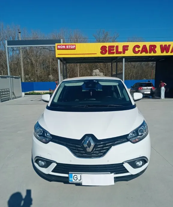 Renault grand scenic 2020 12 800 eur