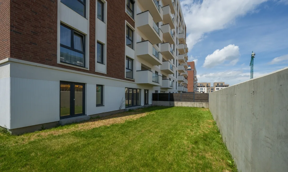 Bucuresti Nord Pipera 4 camere 155 mp utili 188 mp curte