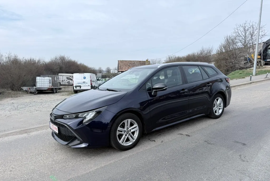 Toyota Corolla hybird 15 908 eur