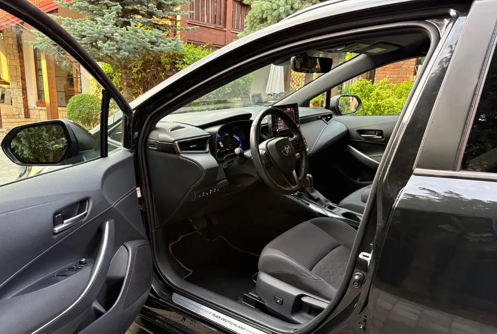 Toyota corolla hybrid 16 990 eur