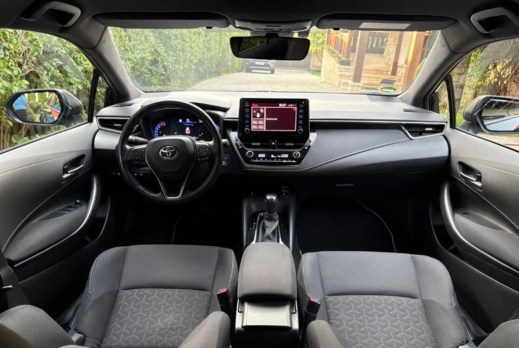 Toyota corolla hybrid 16 990 eur