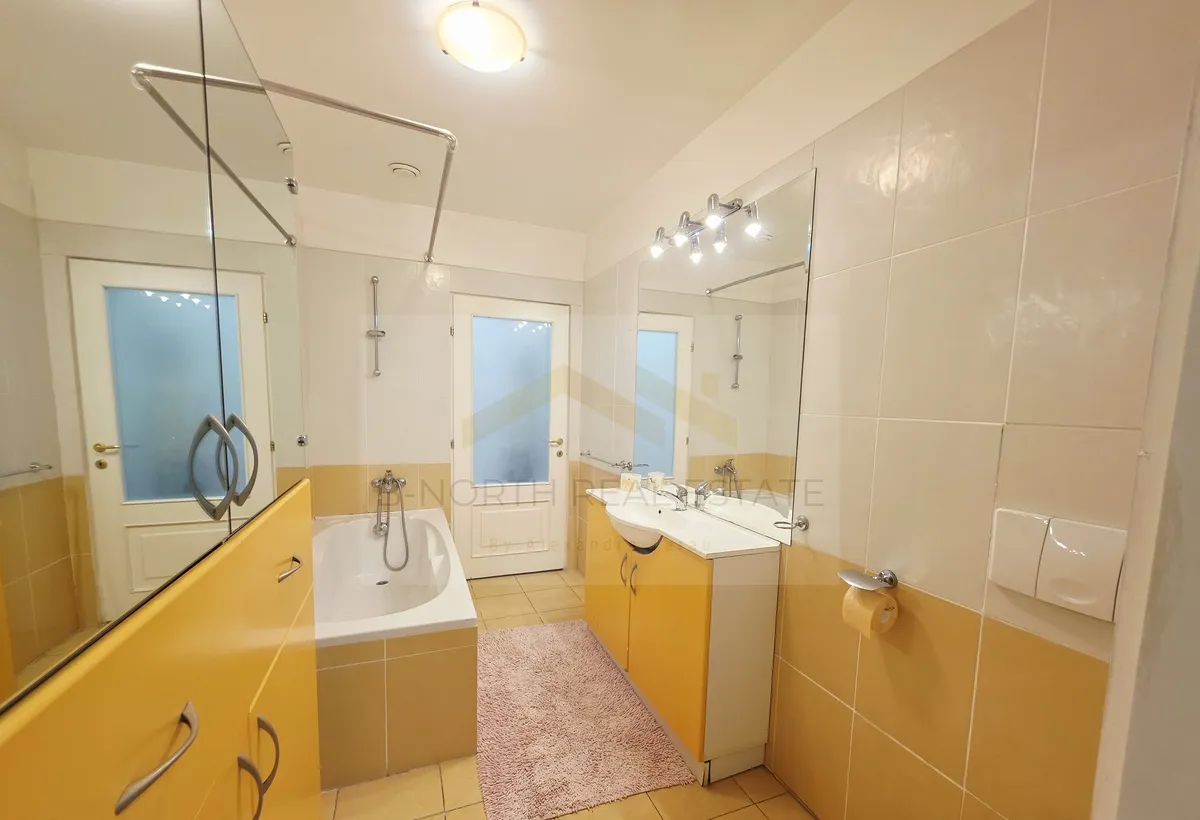Resedinta exclusivista cu deschidere la Lacul Scrovistea