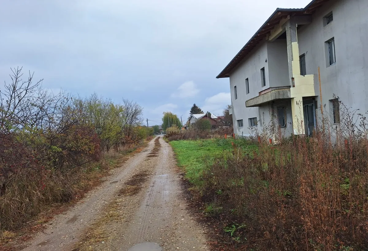 Peris Ilfov teren intravilan 924mp